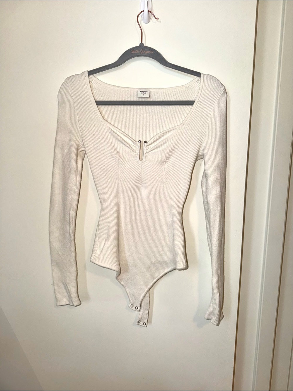 A&F Long Sleeve Cream Ribbed Bodysuit - Picture 3 of 4